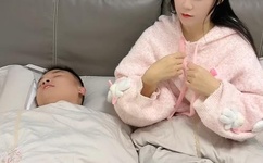 大老婆小老公吻戏